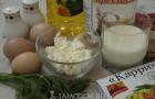 Making an omelet with cottage cheese at home